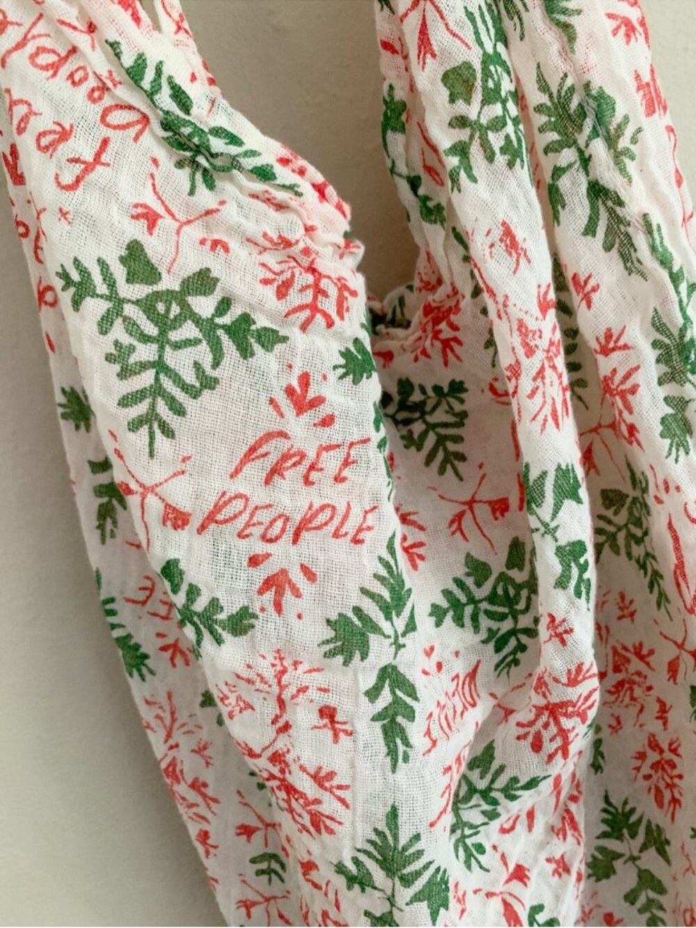 Free People Coral & Green Floral Slouch Tote NEW - Picture 2 of 2